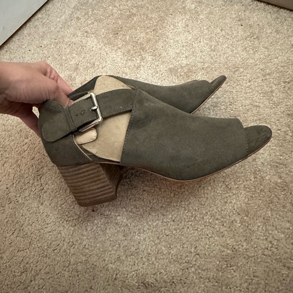 Nine West peep toe suede heels